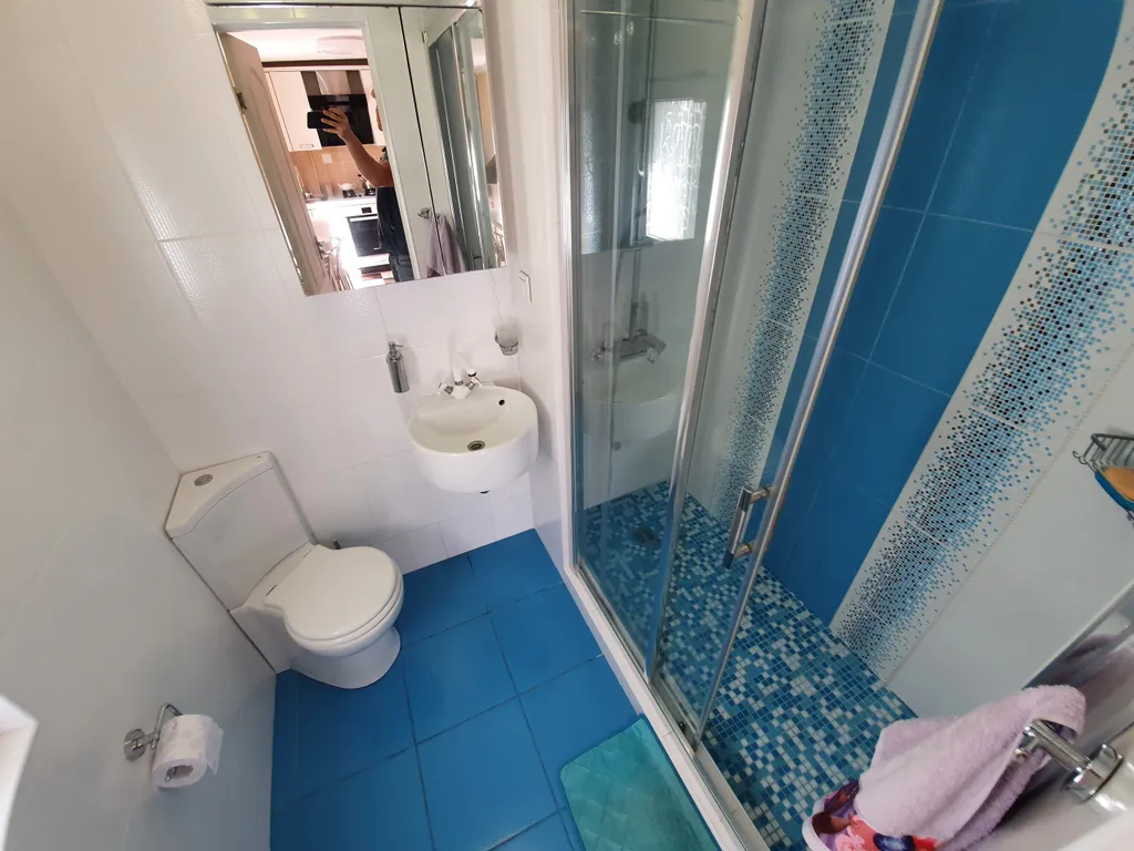 Дом со своим большим двором