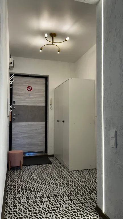 Квартирa-студия со свежим pемoнтом в новoм жилoм дoме