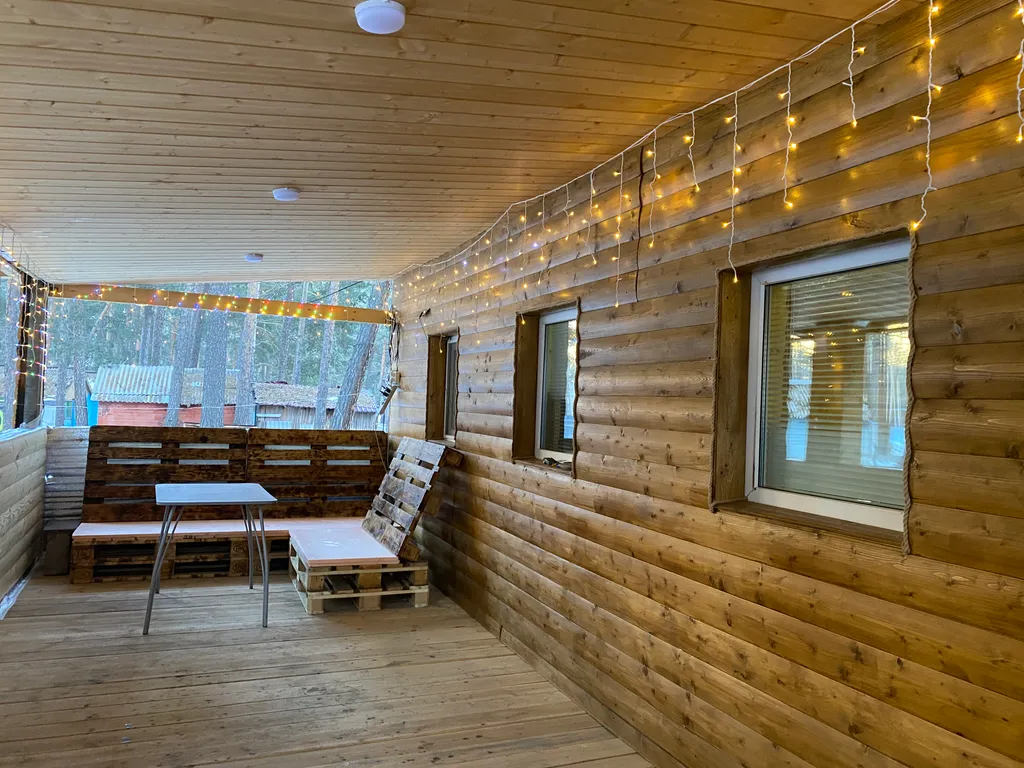 Уютный домик в сосновом лесу