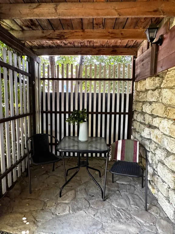 Комнатка для двоих с удобствами в Море Цветов