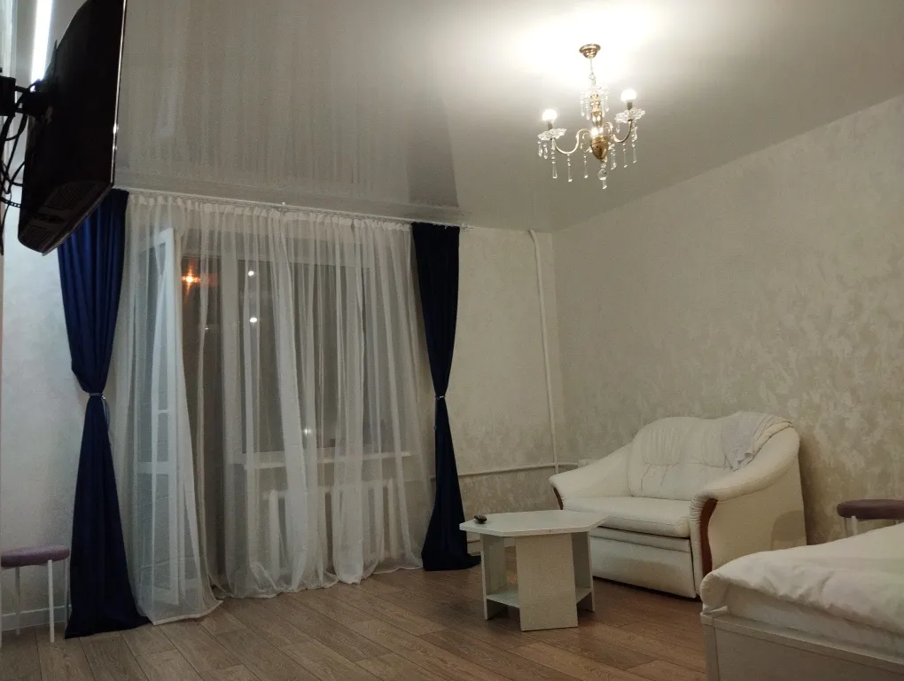 Очень светлая красивая новая квартира в самом центре у площади Победы