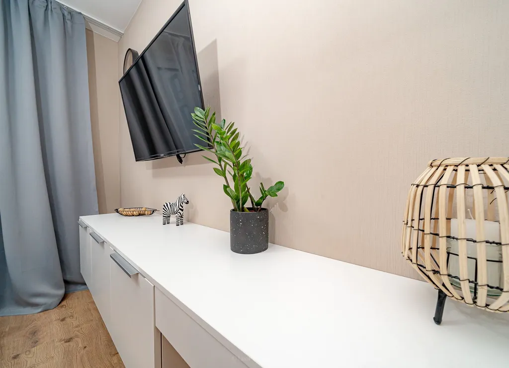 Апартаменты студия у метро, с кухней и панорамными окнами