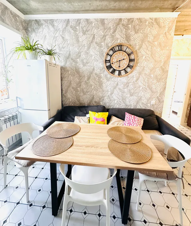 Квартира с кондиционером,бетонным потолком в 5-ти минутах от монастыря