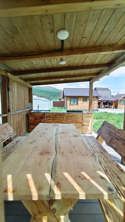 Дом с закрытой парковкой