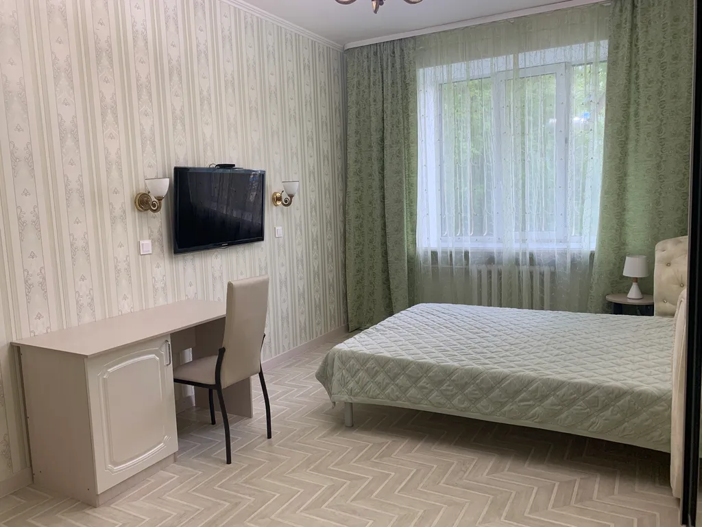 Трехкомнатная квартира посуточно в Тюмени