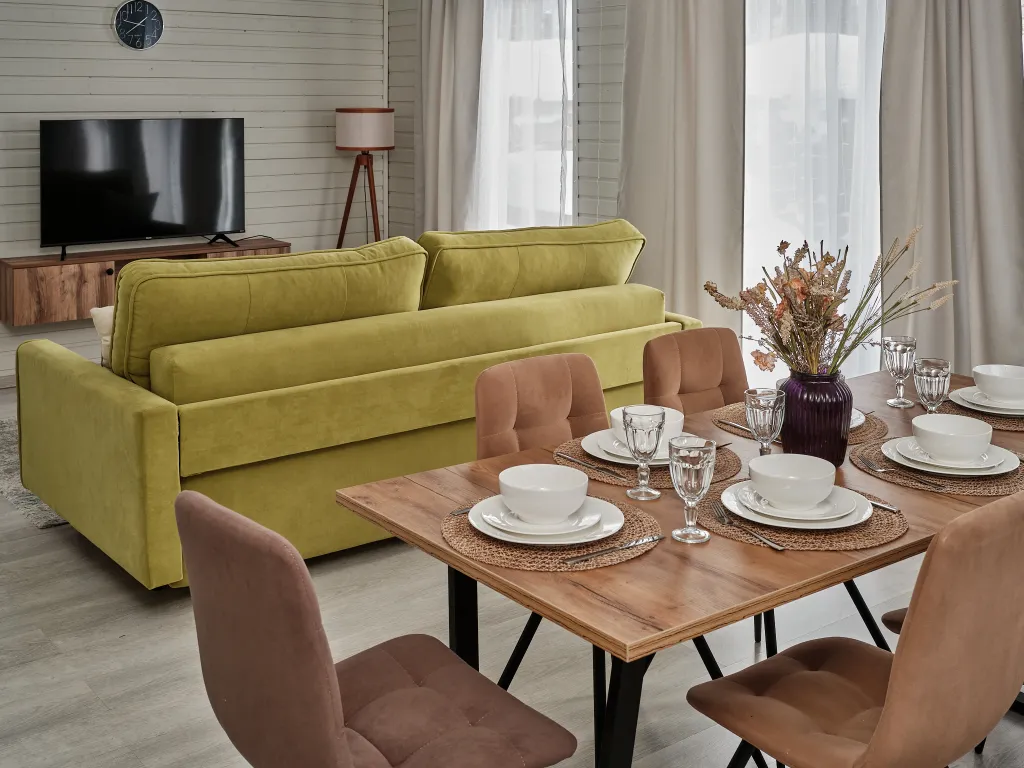 Мгновенный - дом с фотоаппаратом Polaroid