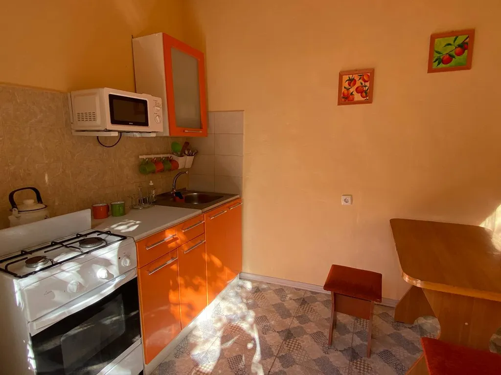 Уютный номер с удобствами рядом с морем