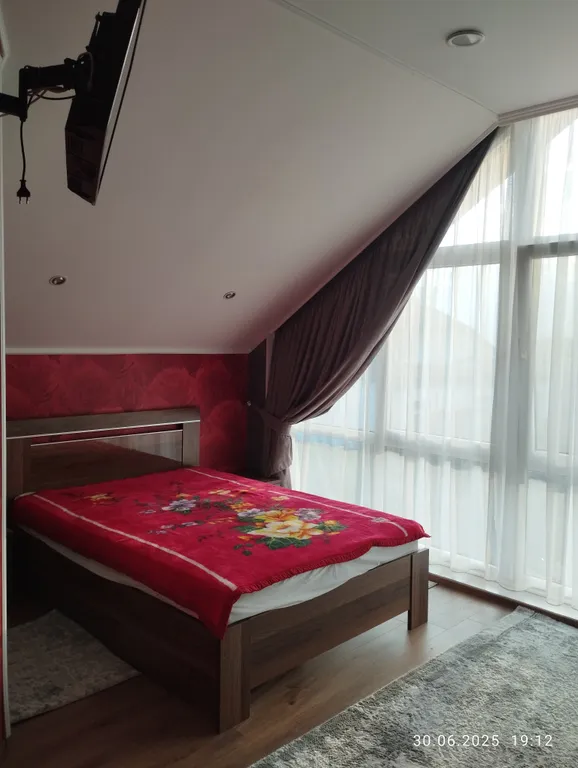 Квартира Комната — аренда посуточно в Лоо