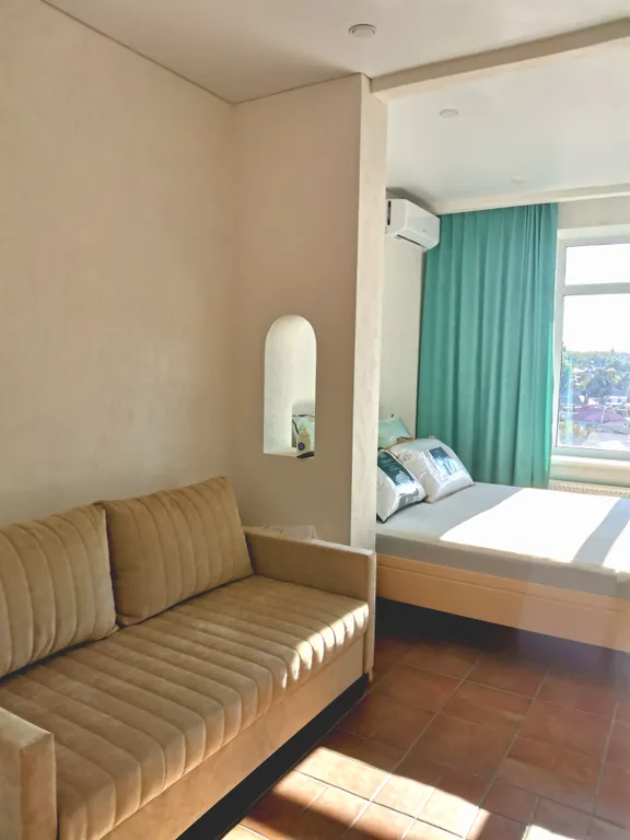 Квартира в греческом стиле с видом на море в центре города