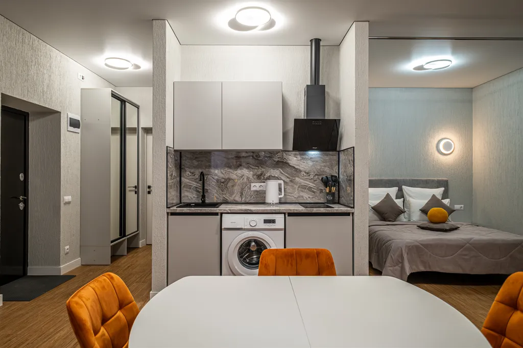 Студия с дизайнерским ремонтом