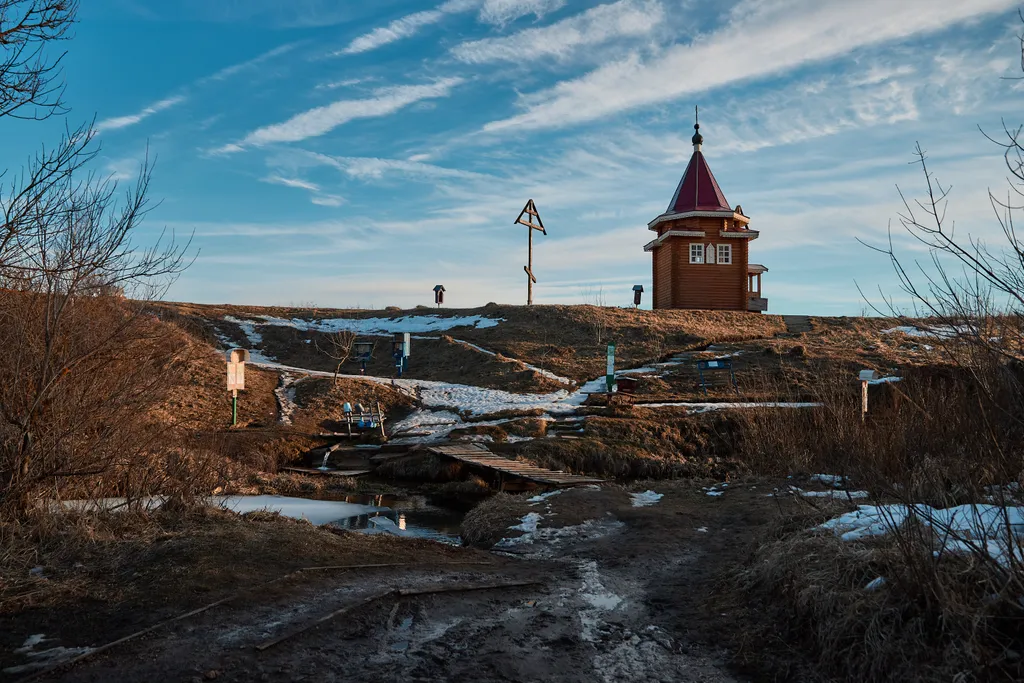Дом 1-комнатный со спуском к источнику