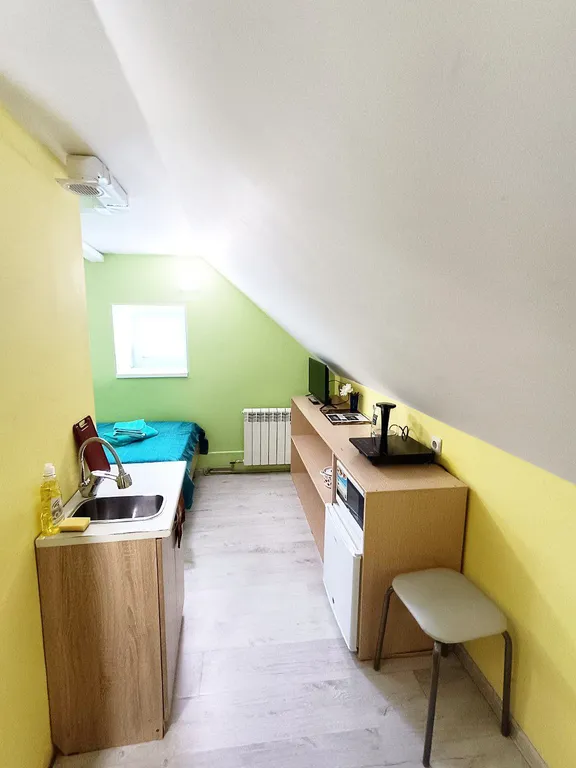 Стандартный одноместный номер на мансардном этаже