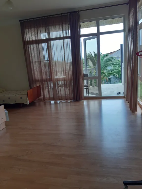 Комната с видом на море