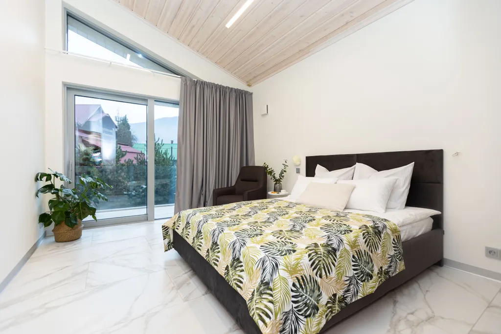 Квартира с 3 спальнями, камином с живым огнём и видом на горы