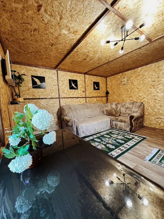 Уютный домик у леса