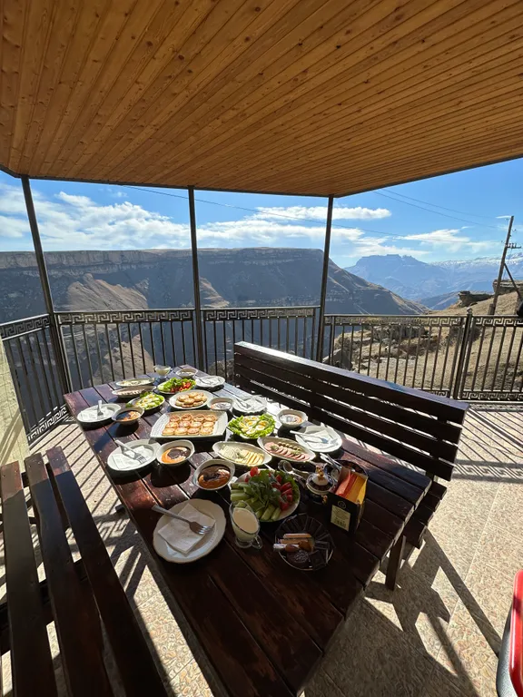 Дом с видом на водопад