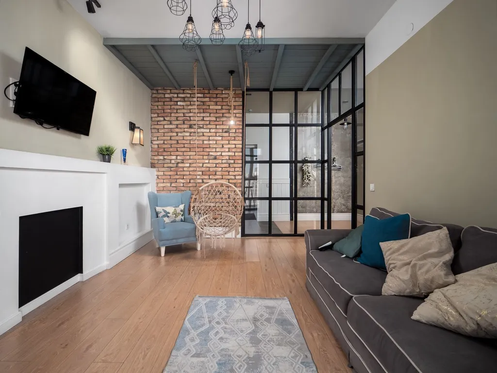 Дизайнерская квартира в стиле loft c панорамным видом