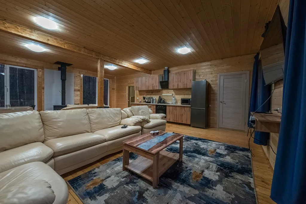 Коттедж Дом с камином, сауной и панорамными окнами — Стеклянный