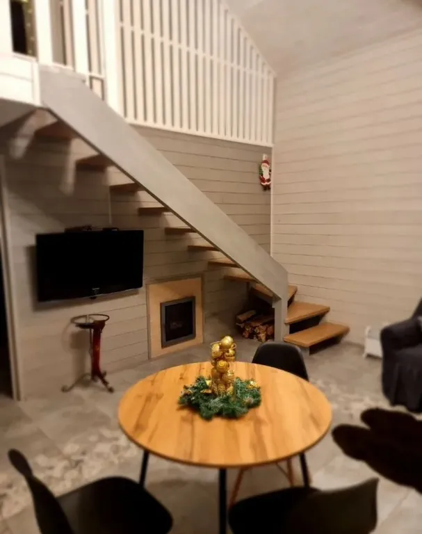 Уютный дом на берегу реки Кимрка