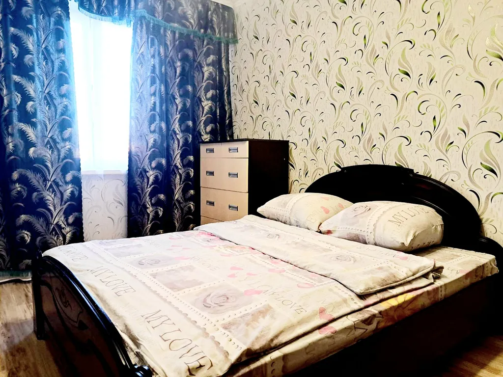 Светлая 2х ком квартира возле ТЦ Тринити — аренда посуточно в Гродно