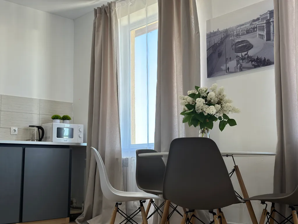 Двухэтажные апартаменты с балконом Столица 2313