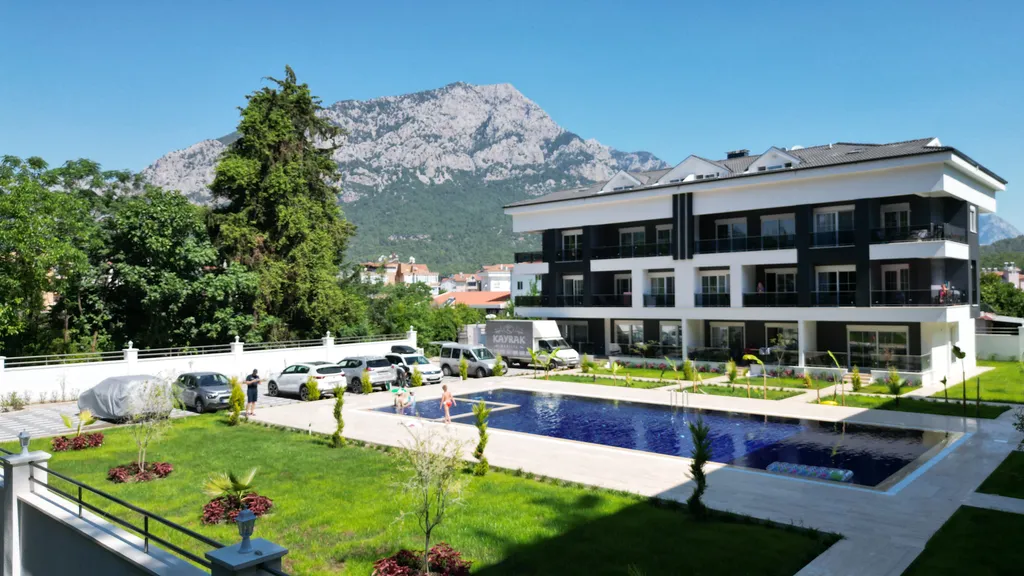 Квартира с видом на горы и выходом к бассейну