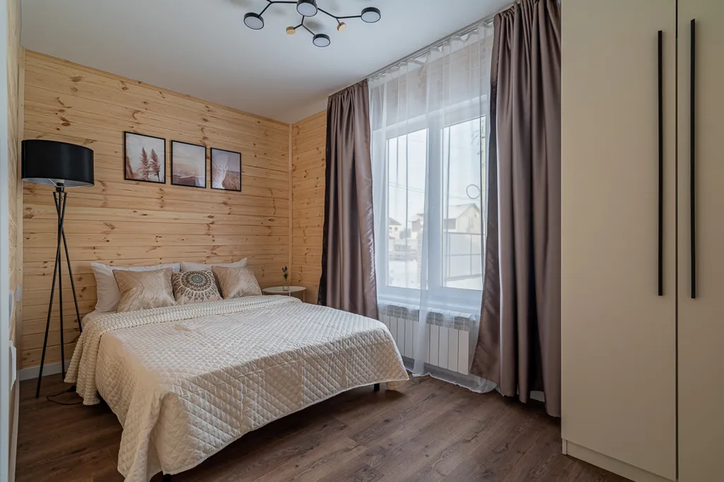 Просторный гостевой хороший дом с горячим банным чаном и баней