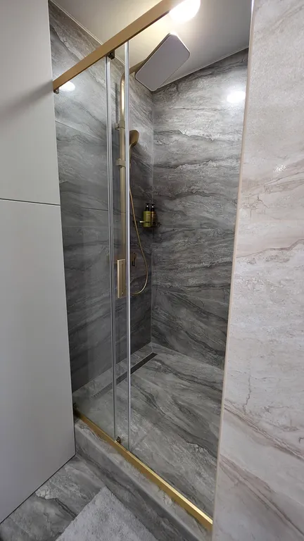 Новая светлая квартира с дизайнерским ремонтом