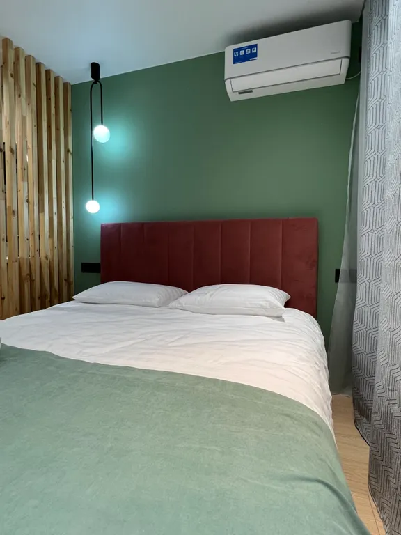 Уютная студия в центре (рядом ЖД, автовокзал, центр)