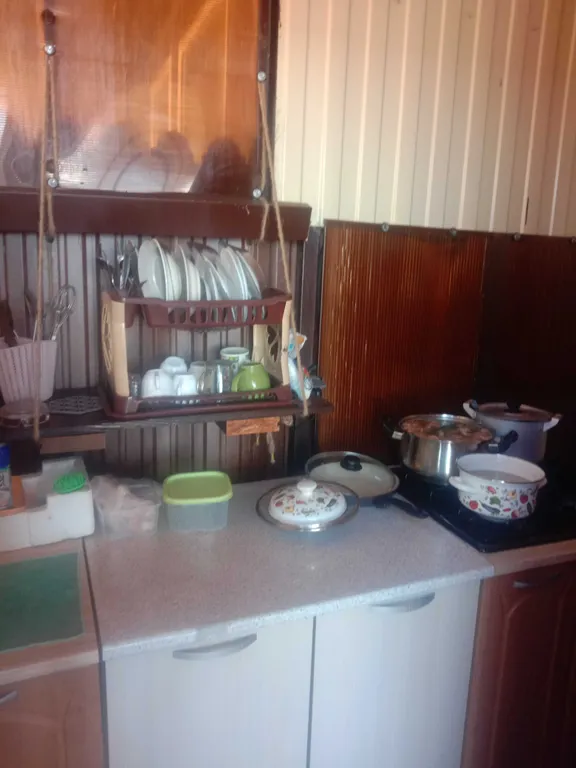 Уютная комната с видом на море