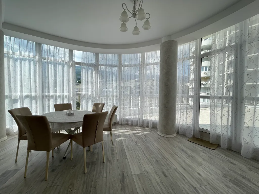 3х комнатная квартира в центре Ялты