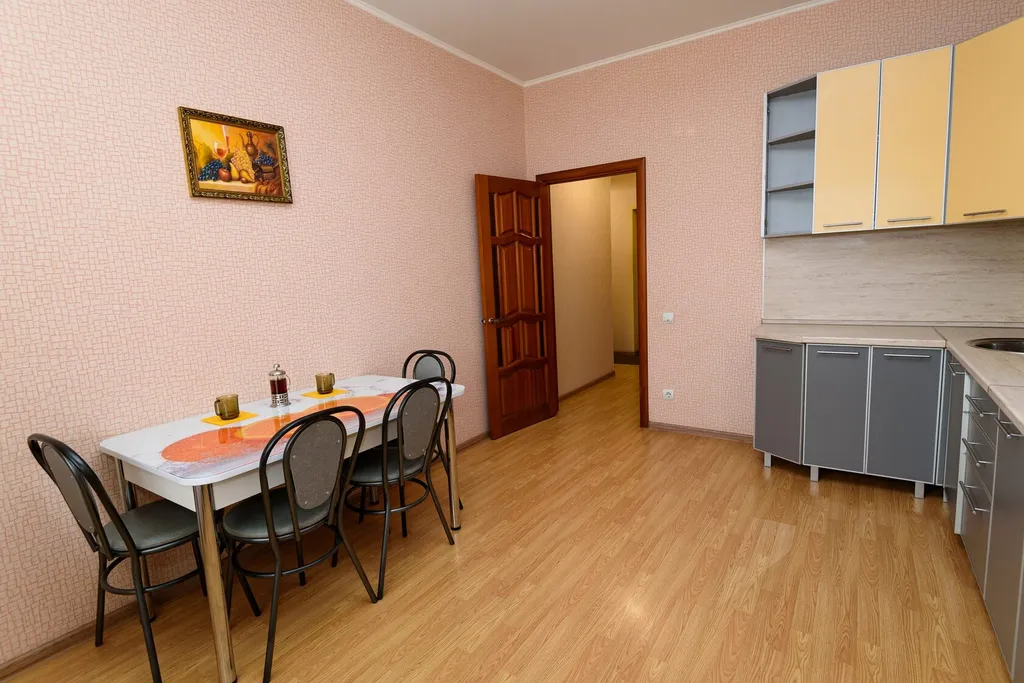 Просторная современная 2-комнатная квартира в центре