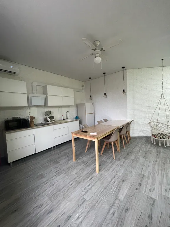 Дом с бассейном, баней и чаном