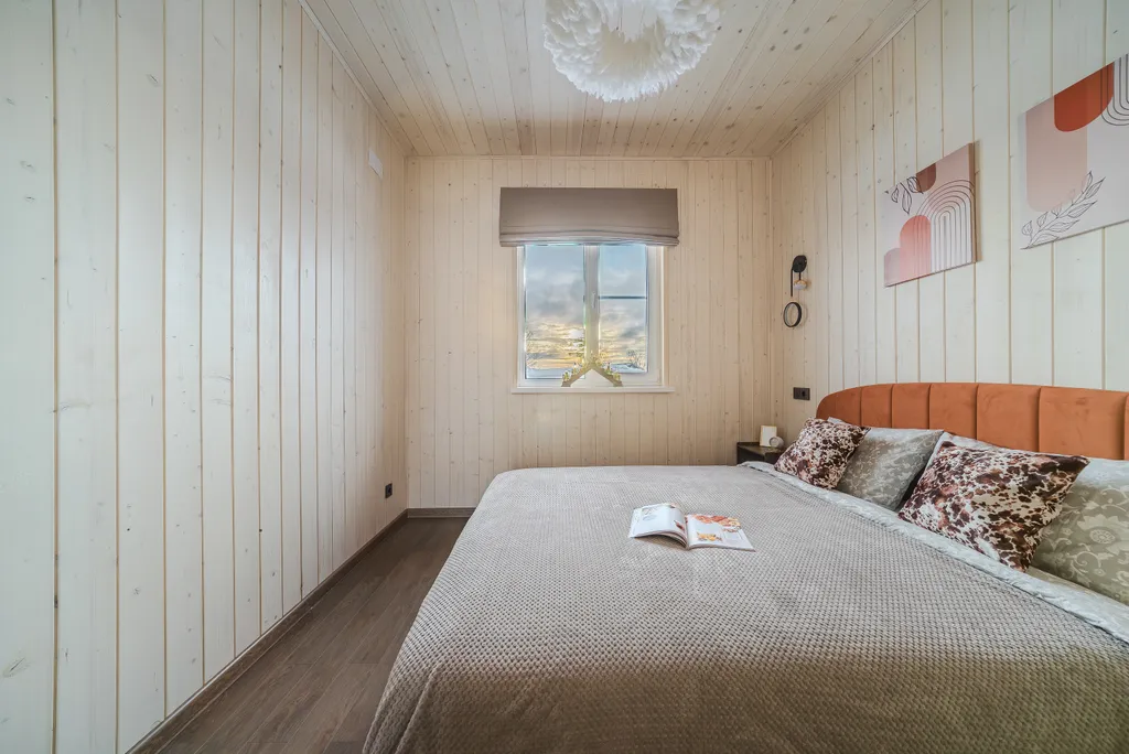 Новый дом с большим столом, кинотеатром, баней