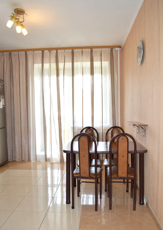 Квартира Уютная современная квартира у Кристалла — Тюмень