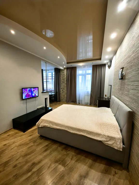 Квартира Просторная однокомнатная квартира с частичным видом на Волгу — Самара