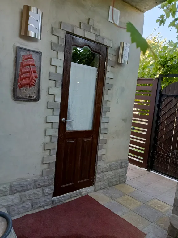 Часть дома с отдельным входом и парковкой для авто