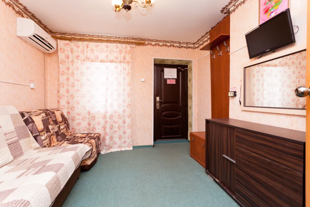 Уютная комната с кухней