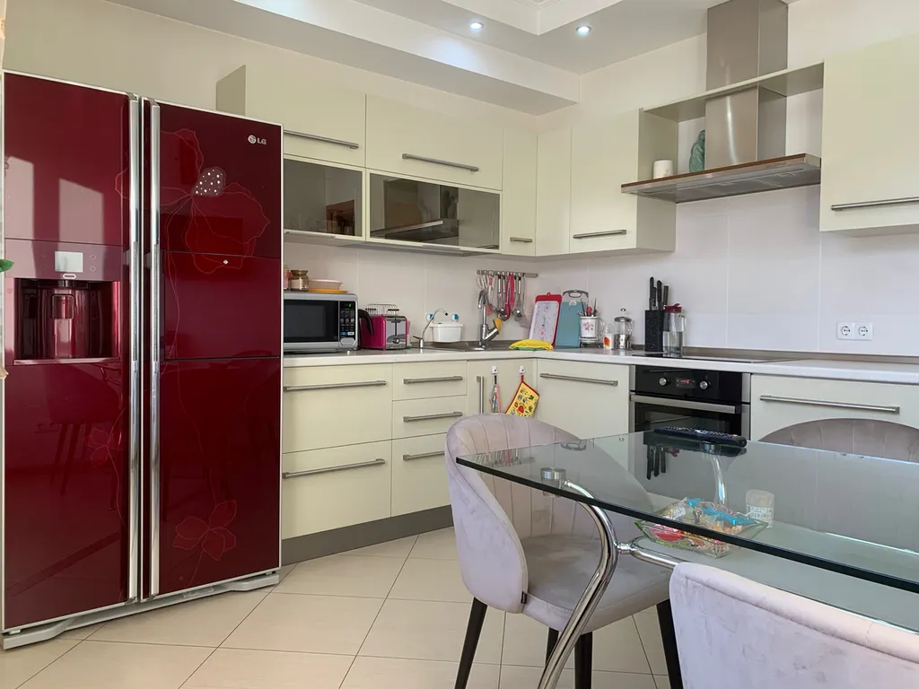 Просторная квартира в лучшей локации города — аренда посуточно в Южно-Сахалинск