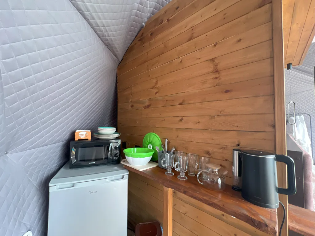 Сфера с открытым бассейном