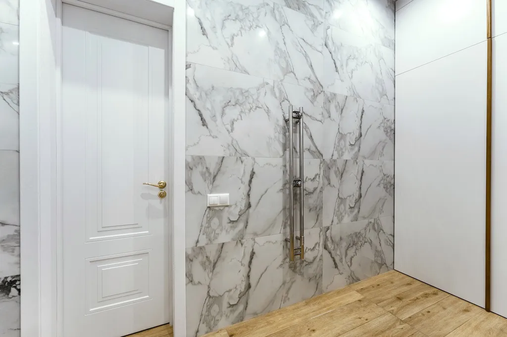 Стильные Апартаменты в центре Ялты «Yalta Plaza Holidays» 100м до Моря