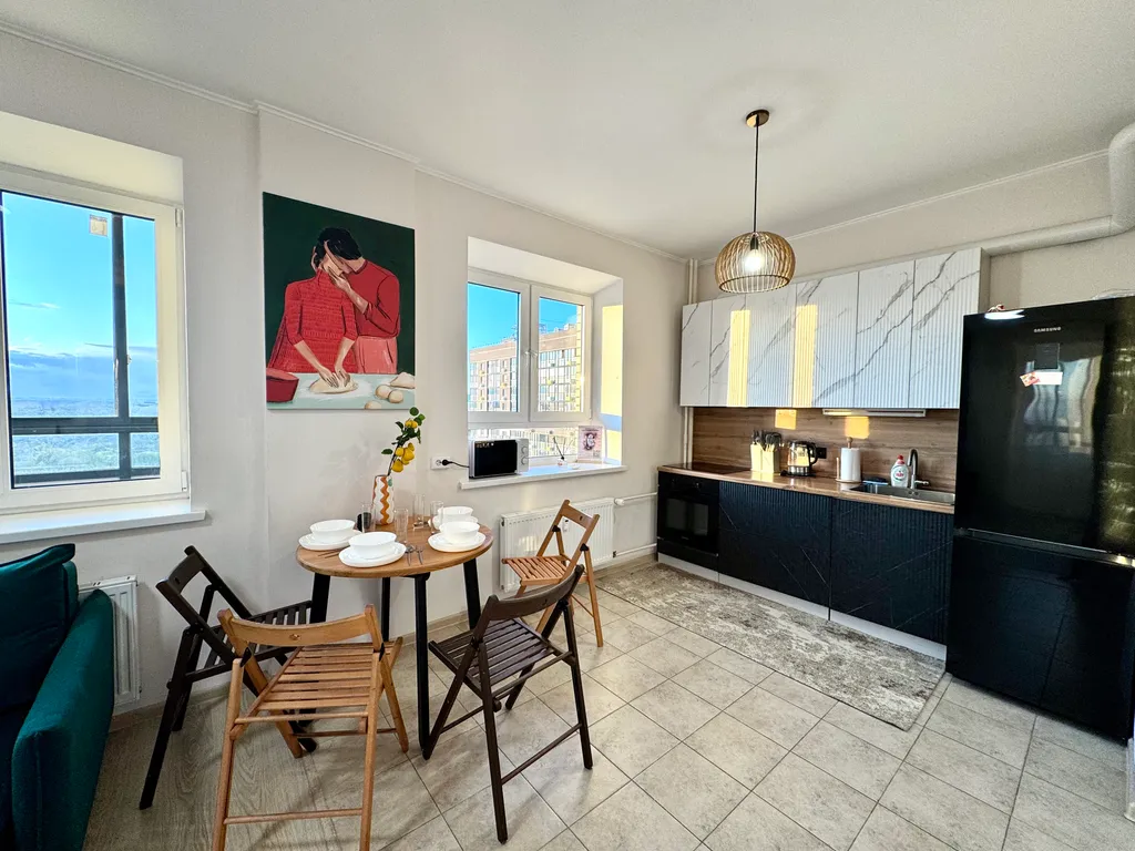 Биг трешка с двумя спальнями и кухней-гостиной