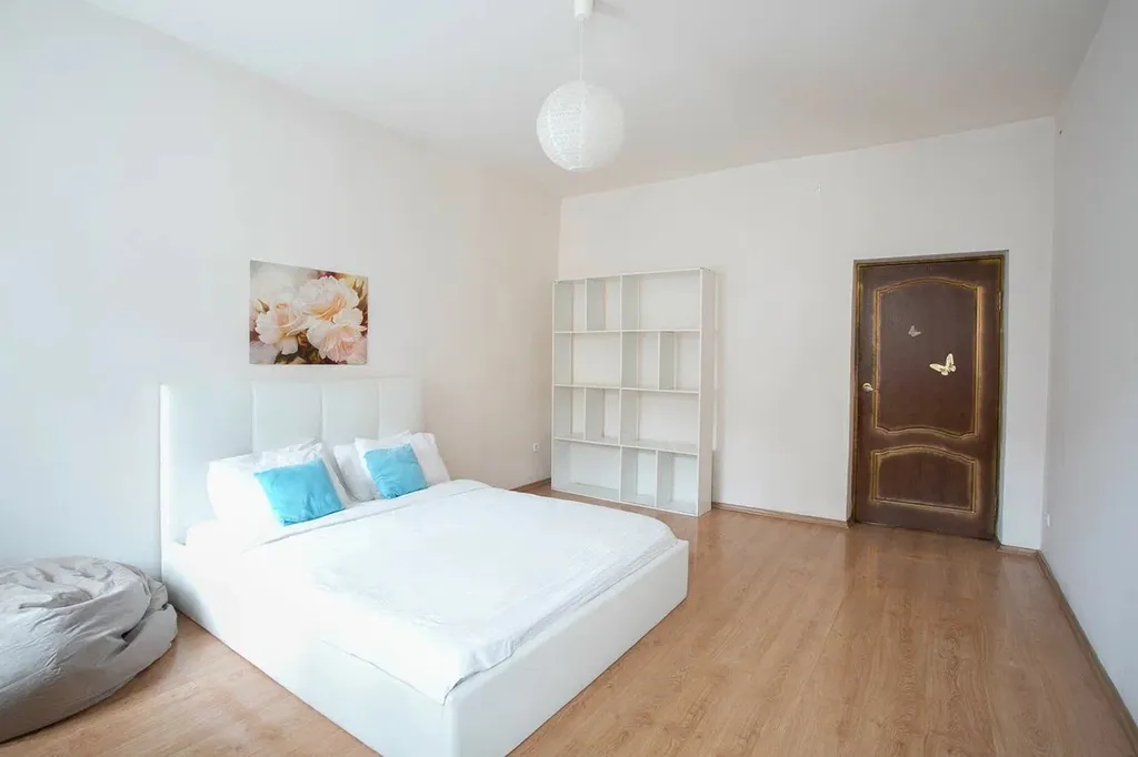 Набережная корааблики дом книги