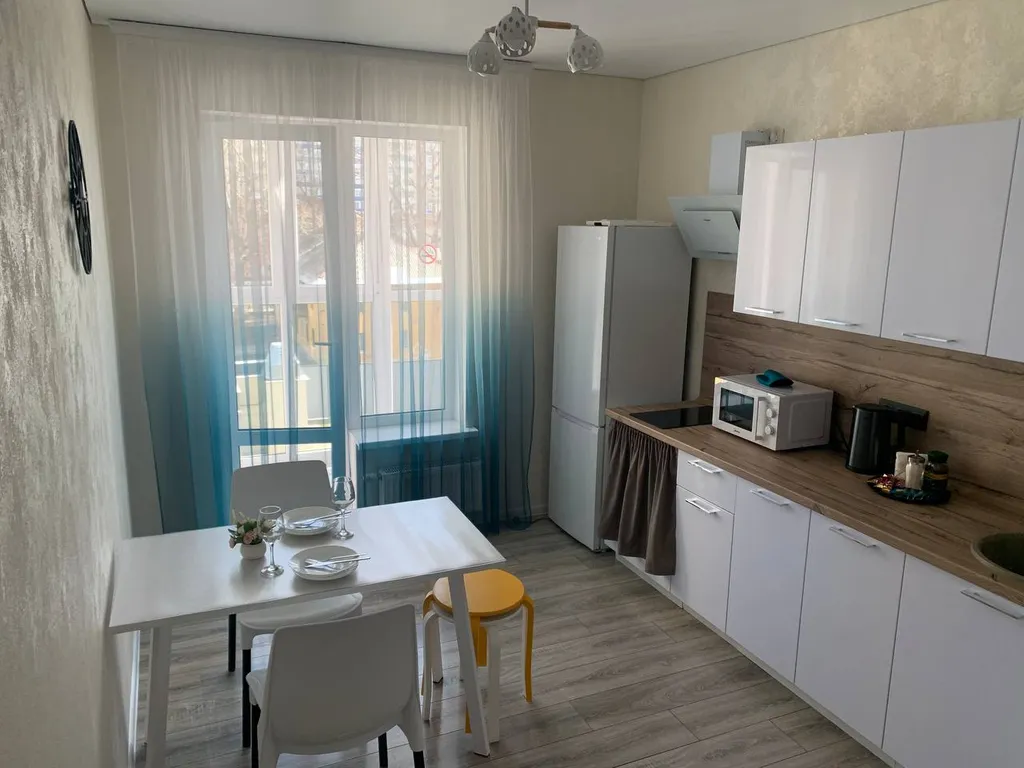 Квартира Светлая и уютная квартира для вашего отдыха! — Самара