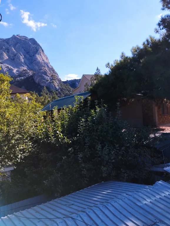 Уютная маленькая комната с балконом, близко к морю