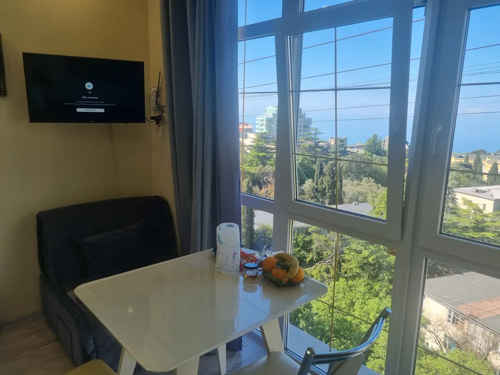 Апартаменты с кухней и панорамный видом на море и гору Ай-Петри