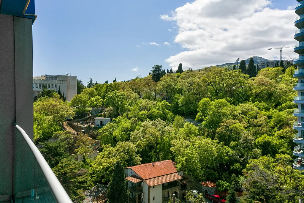 Апартамент с отдельной спальней и террасой с видом на парк