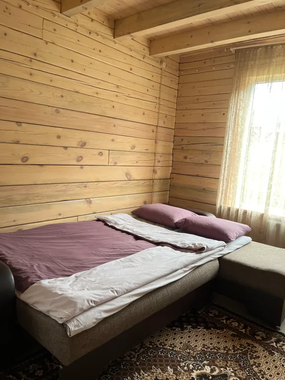 Уютный дом в сосновом лесу