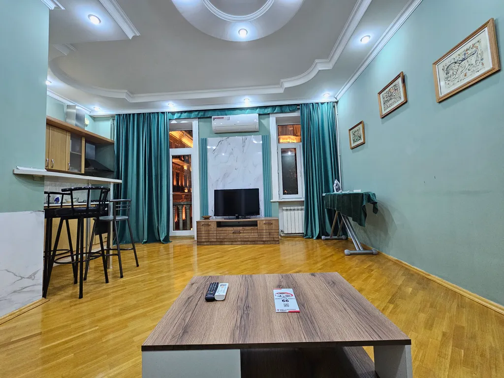 Квартира у ресторана Колорит