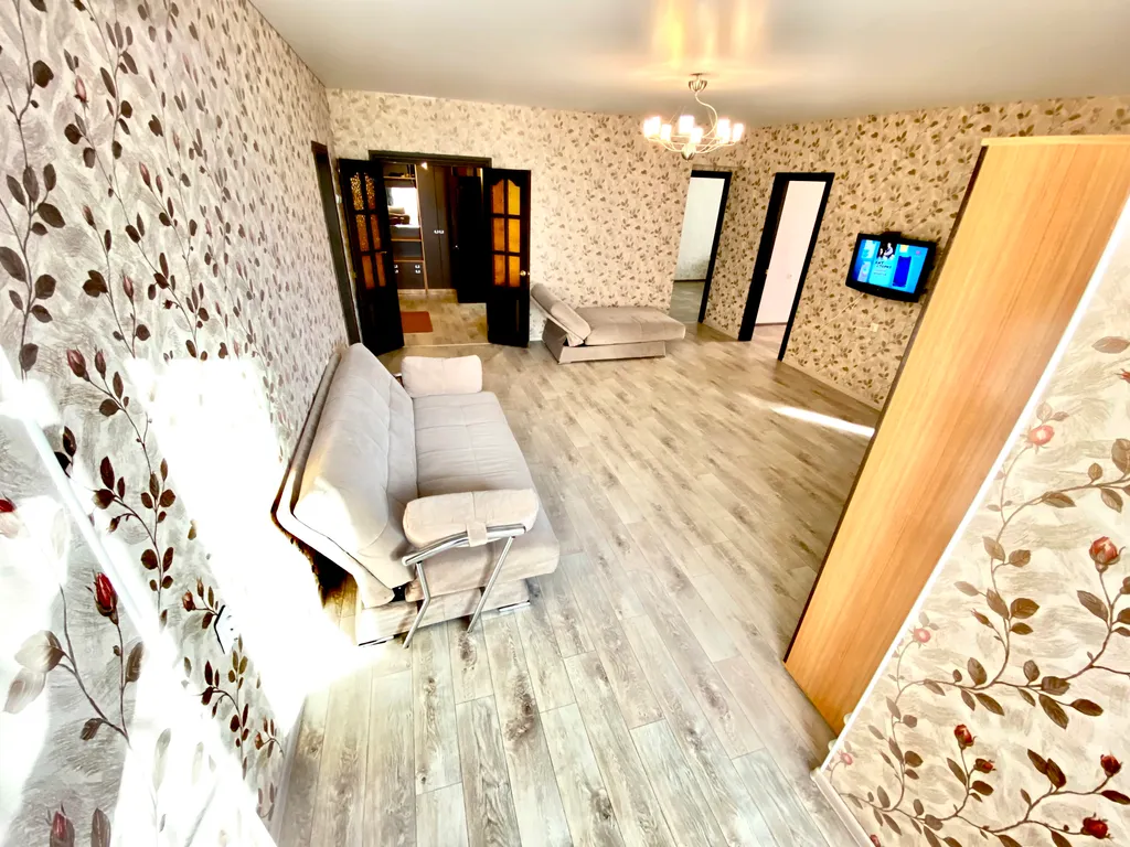 Первый дом от Волги на центральной Набережной